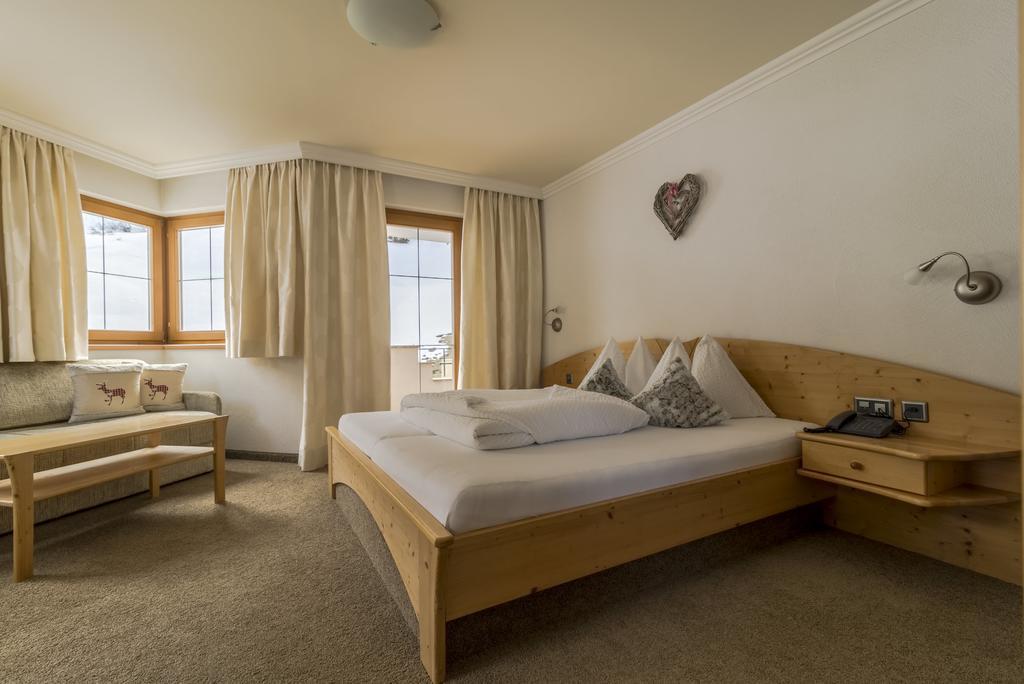Hotel Garni Chasa Nova Samnaun Zewnętrze zdjęcie
