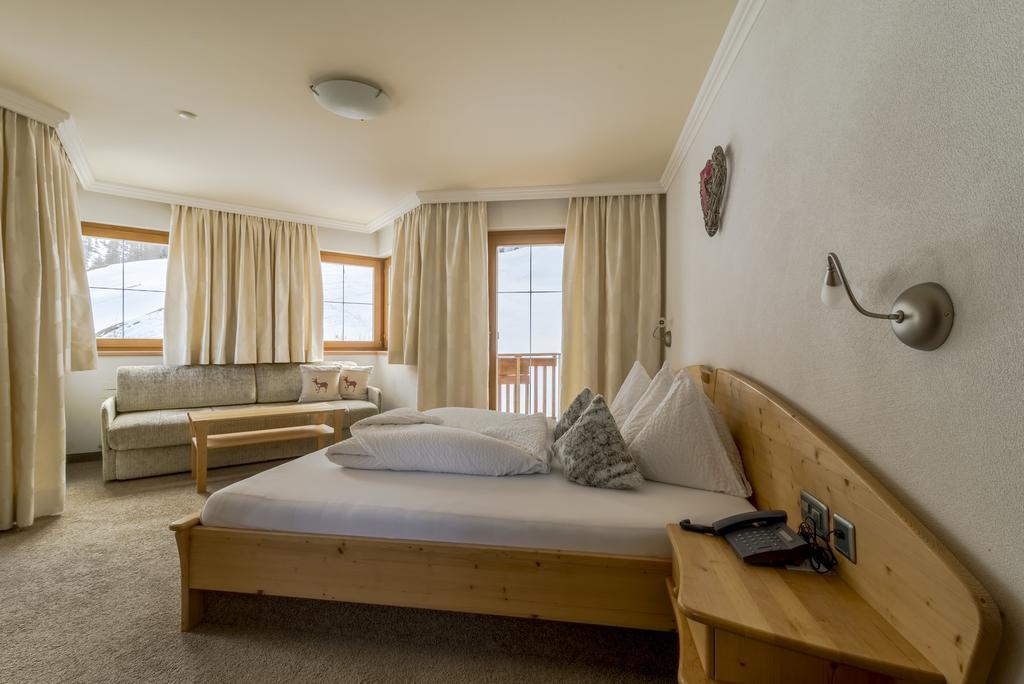 Hotel Garni Chasa Nova Samnaun Zewnętrze zdjęcie